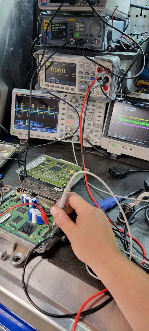 Hands-on ECU circuit testing at the CLG Performance workbench